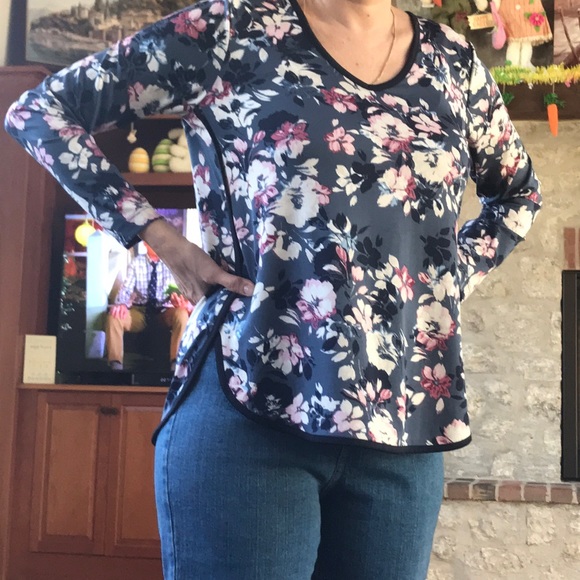 Blue floral long sleeve top - Picture 1 of 2